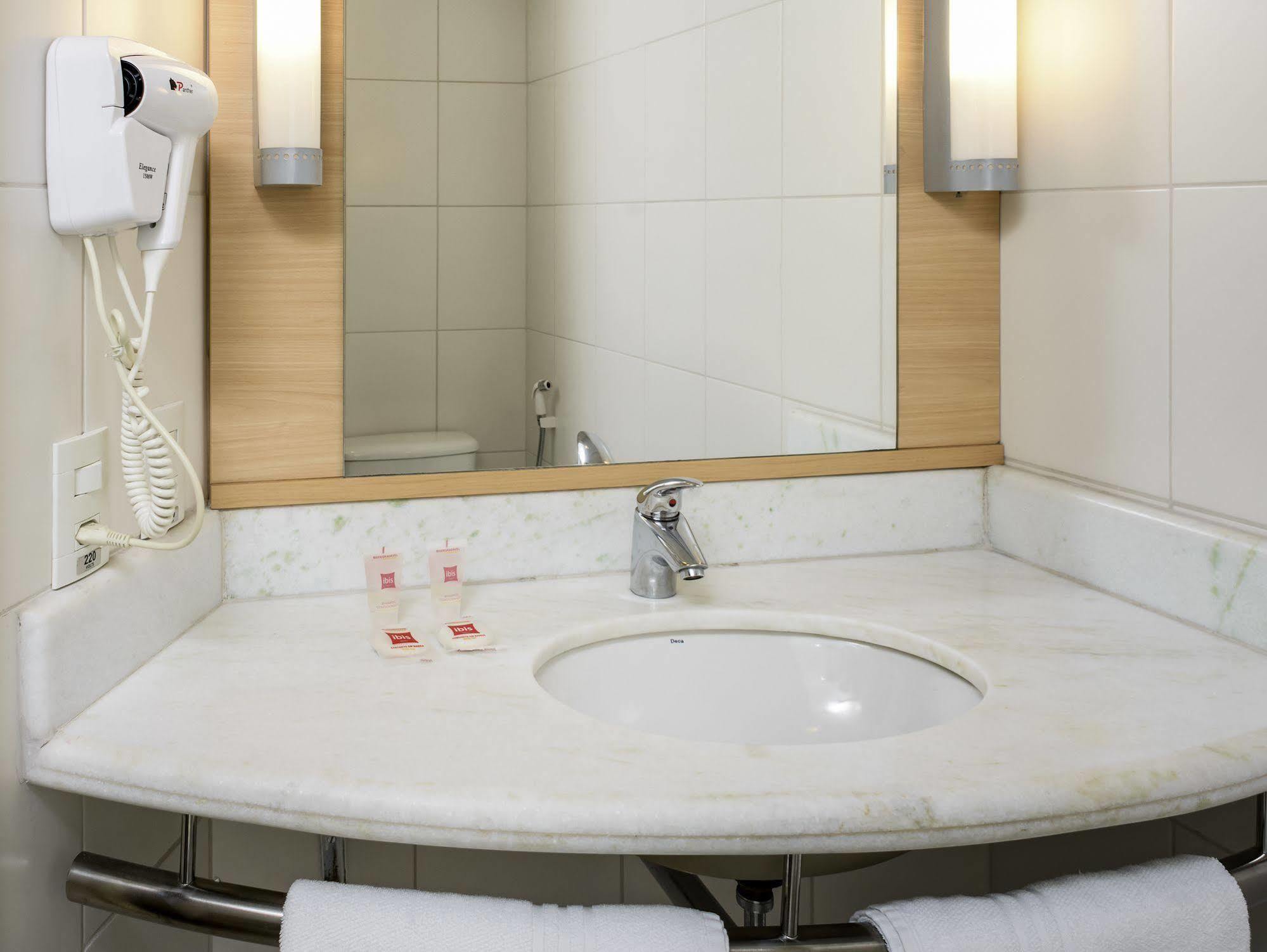 Hotel Ibis Belem Aeroporto Zewnętrze zdjęcie